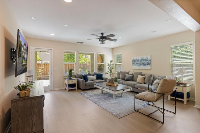 712 N Pergola Ct, Mountain House, CA 95391