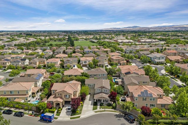 712 N Pergola Ct, Mountain House, CA 95391