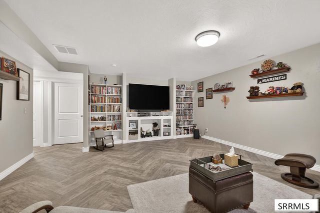660 Regency Lane, Idaho Falls, ID 83402