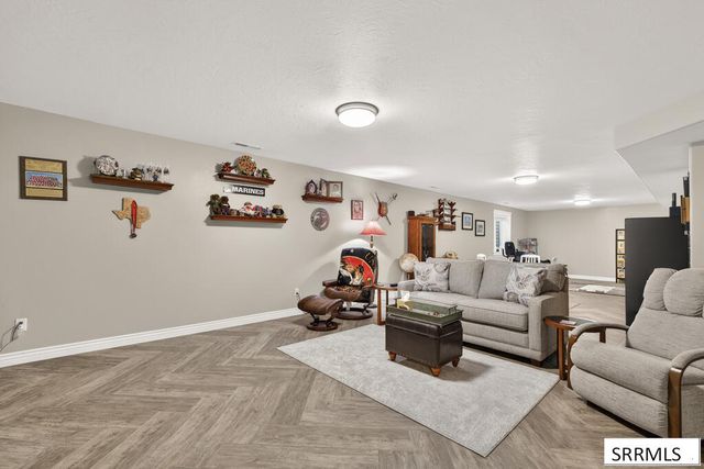 660 Regency Lane, Idaho Falls, ID 83402