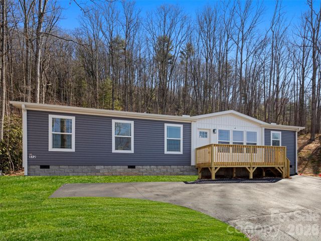 512 Hutch Mountain Road, Fletcher, NC 28732