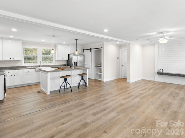 512 Hutch Mountain Road, Fletcher, NC 28732