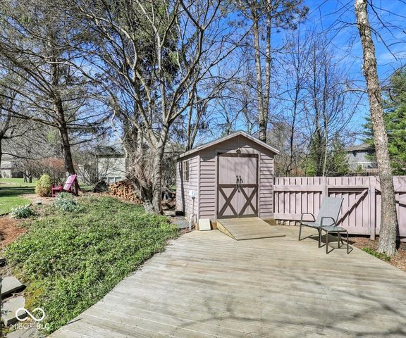 2609 S Trotters Run, Bloomington, IN 47401