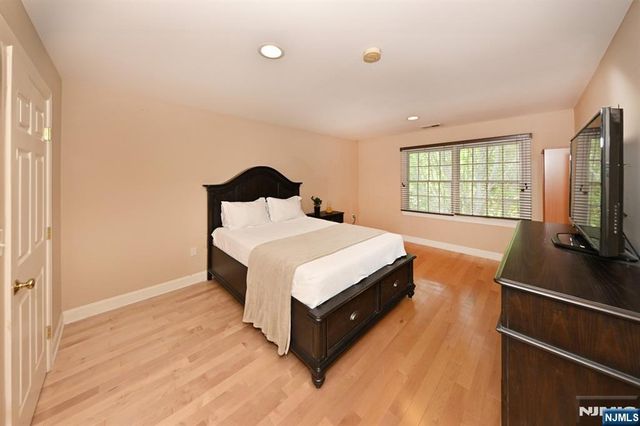 3 Schindler Court, Upper Saddle River, NJ 07458