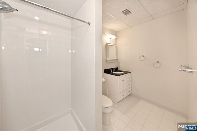 3 Schindler Court, Upper Saddle River, NJ 07458