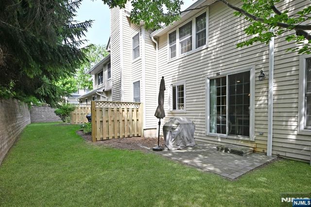 3 Schindler Court, Upper Saddle River, NJ 07458