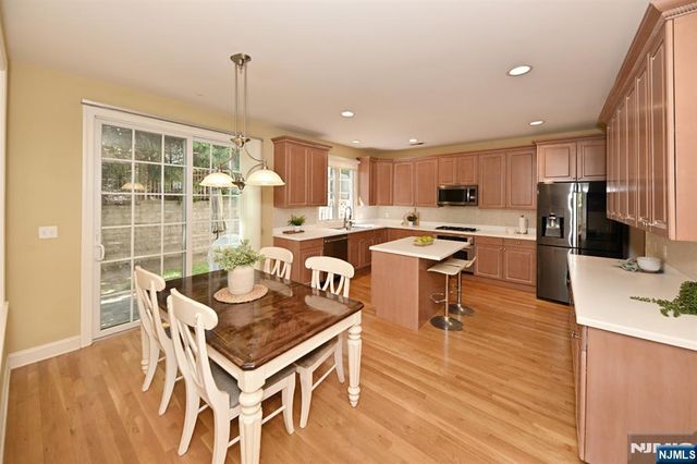 3 Schindler Court, Upper Saddle River, NJ 07458