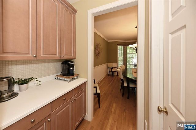 3 Schindler Court, Upper Saddle River, NJ 07458