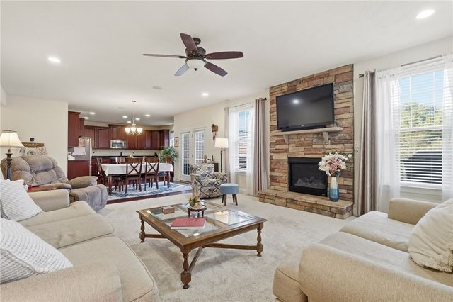 311 Eagle Dr, Cranberry Twp, PA 16066