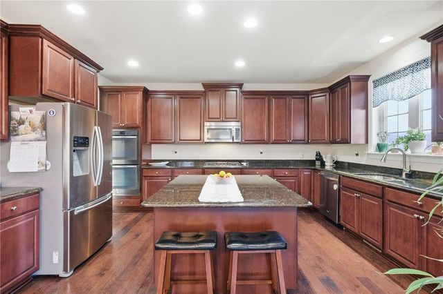 311 Eagle Dr, Cranberry Twp, PA 16066