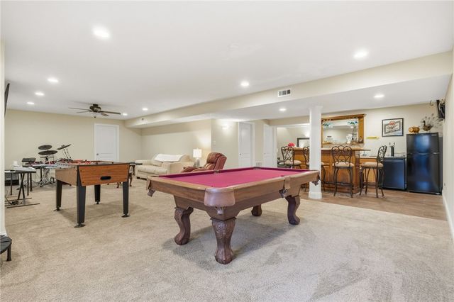 311 Eagle Dr, Cranberry Twp, PA 16066