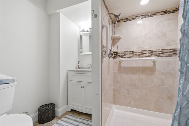 311 Eagle Dr, Cranberry Twp, PA 16066