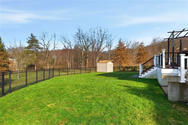 311 Eagle Dr, Cranberry Twp, PA 16066