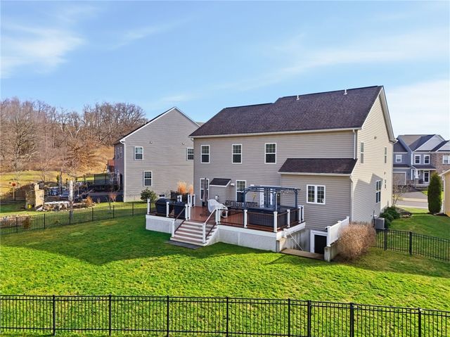 311 Eagle Dr, Cranberry Twp, PA 16066