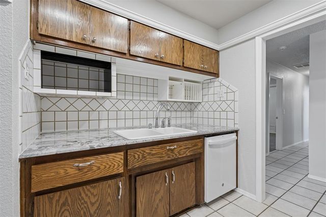 8724 Tracy Drive, Oklahoma City, OK 73132