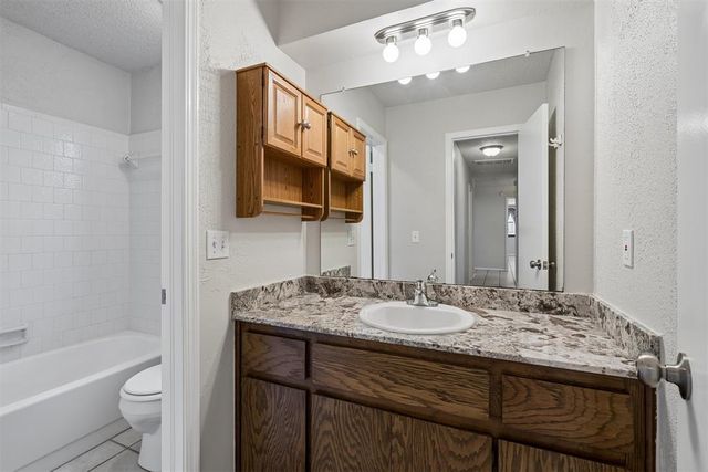 8724 Tracy Drive, Oklahoma City, OK 73132