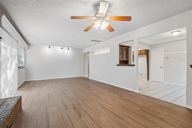 8724 Tracy Drive, Oklahoma City, OK 73132