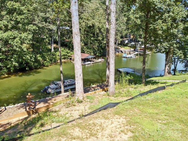3748 Landmark Drive, Sherrills Ford, NC 28673