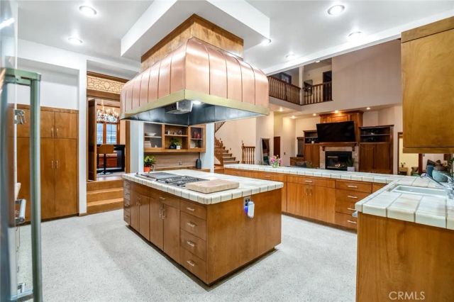 3735 W Woodside, Visalia, CA 93291