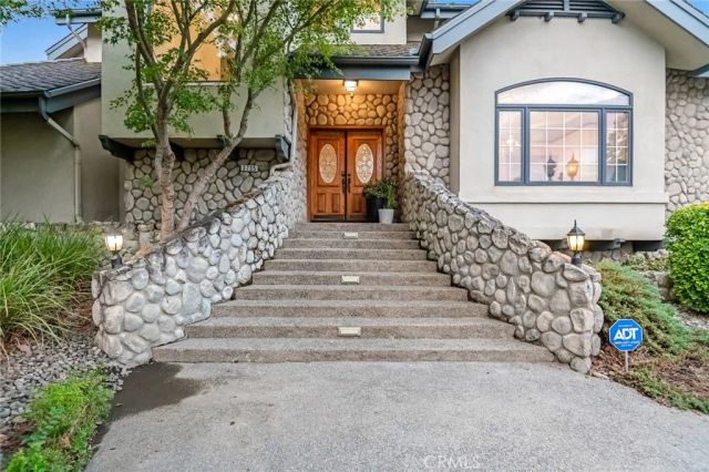 3735 W Woodside, Visalia, CA 93291