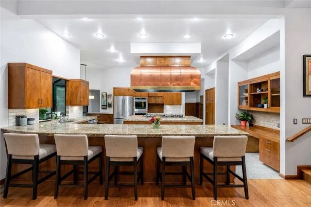 3735 W Woodside, Visalia, CA 93291