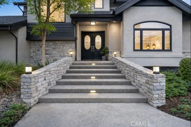 3735 W Woodside, Visalia, CA 93291