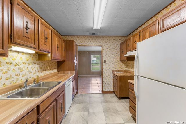 3627 W Poplar St, San Antonio, TX 78228
