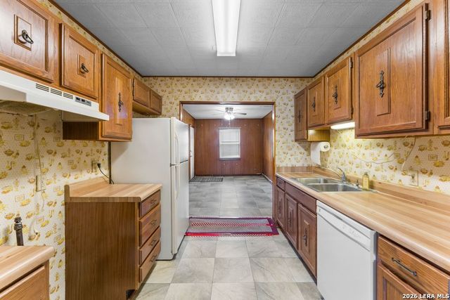 3627 W Poplar St, San Antonio, TX 78228