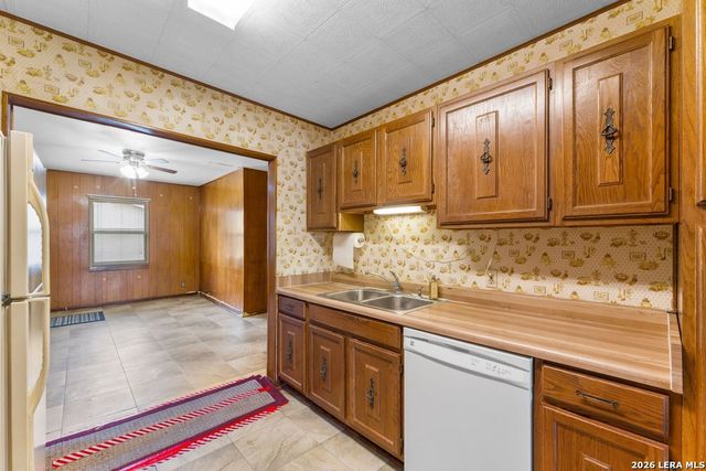 3627 W Poplar St, San Antonio, TX 78228