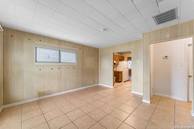 3627 W Poplar St, San Antonio, TX 78228