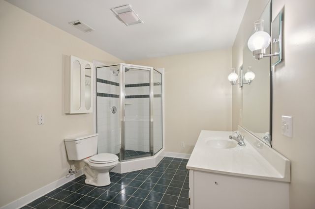 1611 Columbia Ave, Columbia, TN 38401