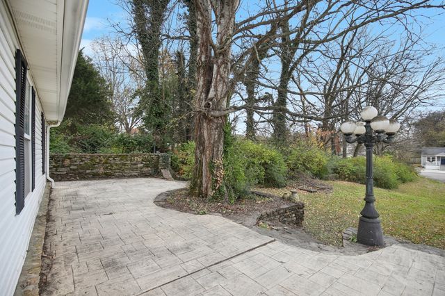 1611 Columbia Ave, Columbia, TN 38401