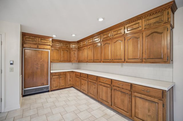 1611 Columbia Ave, Columbia, TN 38401