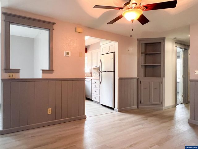 1304 Hawthorne St, Sweet Home, OR 97386