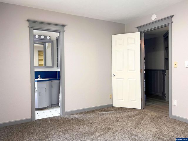 1304 Hawthorne St, Sweet Home, OR 97386