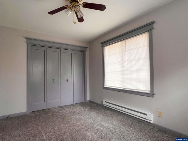 1304 Hawthorne St, Sweet Home, OR 97386