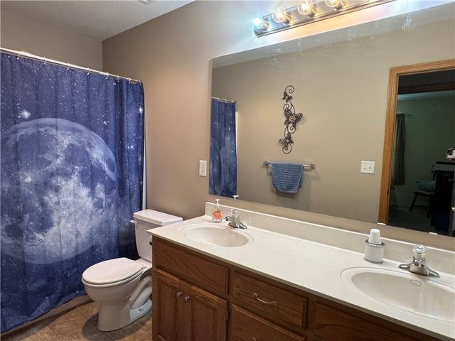 1410 BRIDGET Boulevard, Pleasant Hill, MO 64080