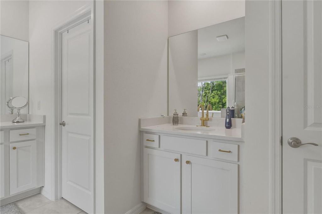 Image 19 of property listing at 17664 NW 173RD ROAD, Alachua, FL 32615