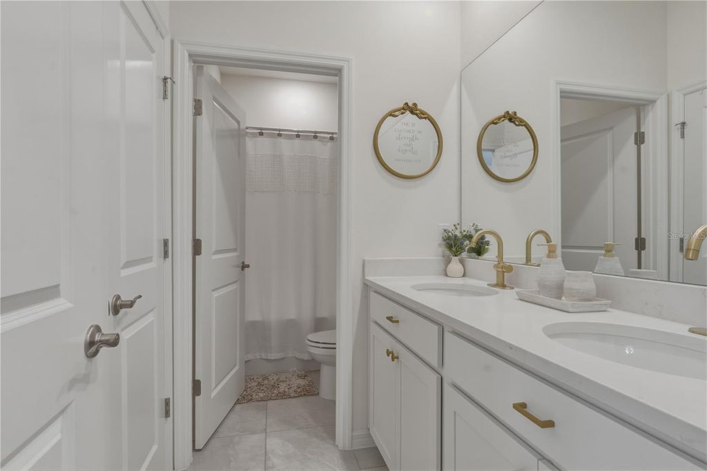 Image 25 of property listing at 17664 NW 173RD ROAD, Alachua, FL 32615