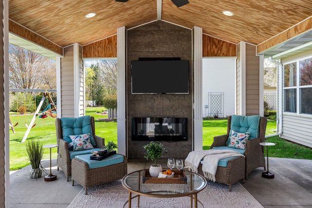 W5894 SWEET CLOVER DRIVE, Appleton, WI 54915