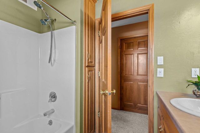 W5894 SWEET CLOVER DRIVE, Appleton, WI 54915