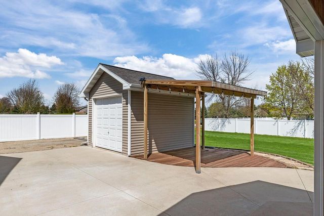W5894 SWEET CLOVER DRIVE, Appleton, WI 54915