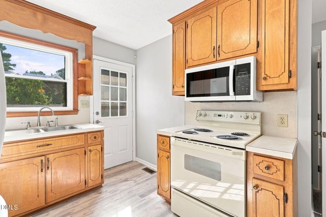 5601 Sky Lane Drive, Durham, NC 27704