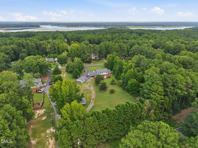 5601 Sky Lane Drive, Durham, NC 27704