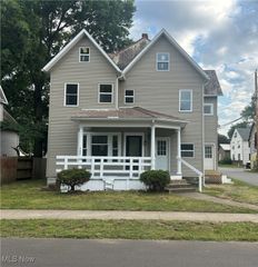 132 North Avenue NE, New Philadelphia, OH 44663
