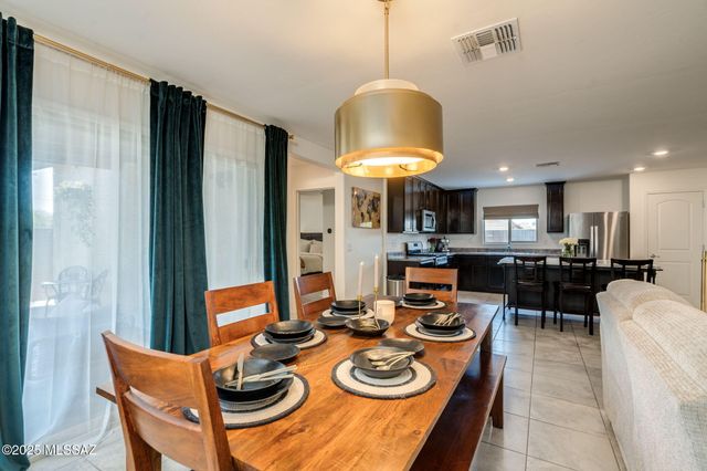 6697 S Villanova Avenue, Tucson, AZ 85756