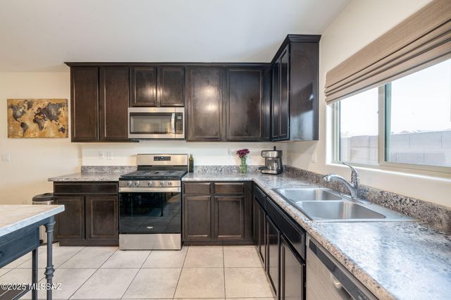 6697 S Villanova Avenue, Tucson, AZ 85756