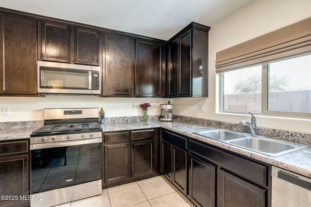 6697 S Villanova Avenue, Tucson, AZ 85756