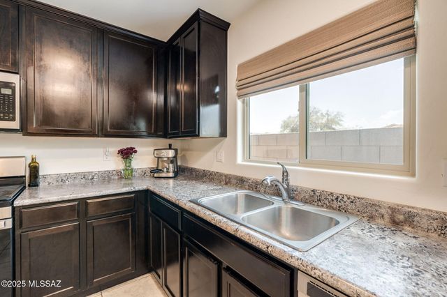 6697 S Villanova Avenue, Tucson, AZ 85756