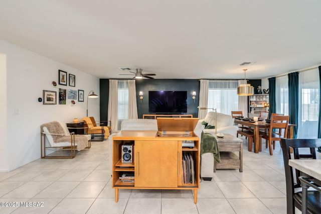 6697 S Villanova Avenue, Tucson, AZ 85756